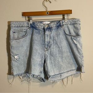 ASOS Design shorter length mens distressed cut off denim shorts waist 42”‎